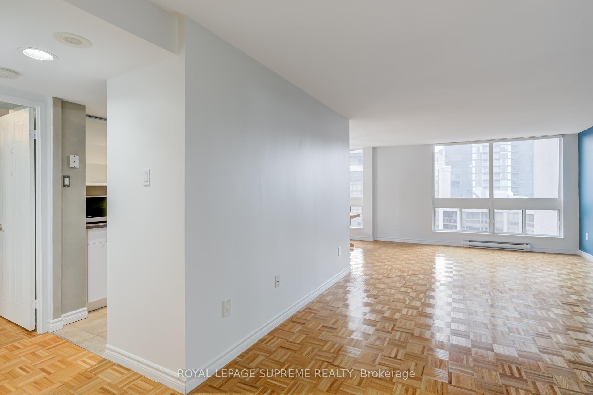 5 Kenneth Avenue 1804, Toronto Unit: 1804