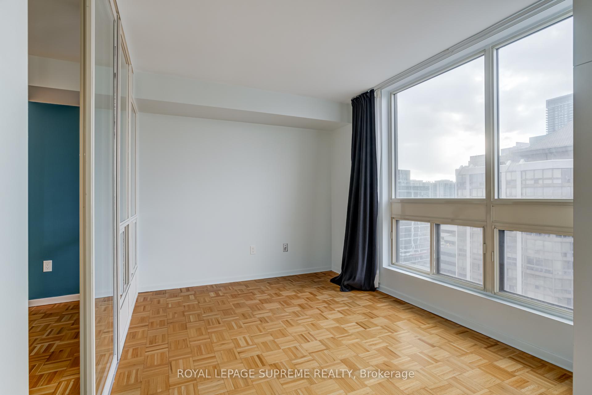 5 Kenneth Avenue 1804, Toronto Unit: 1804