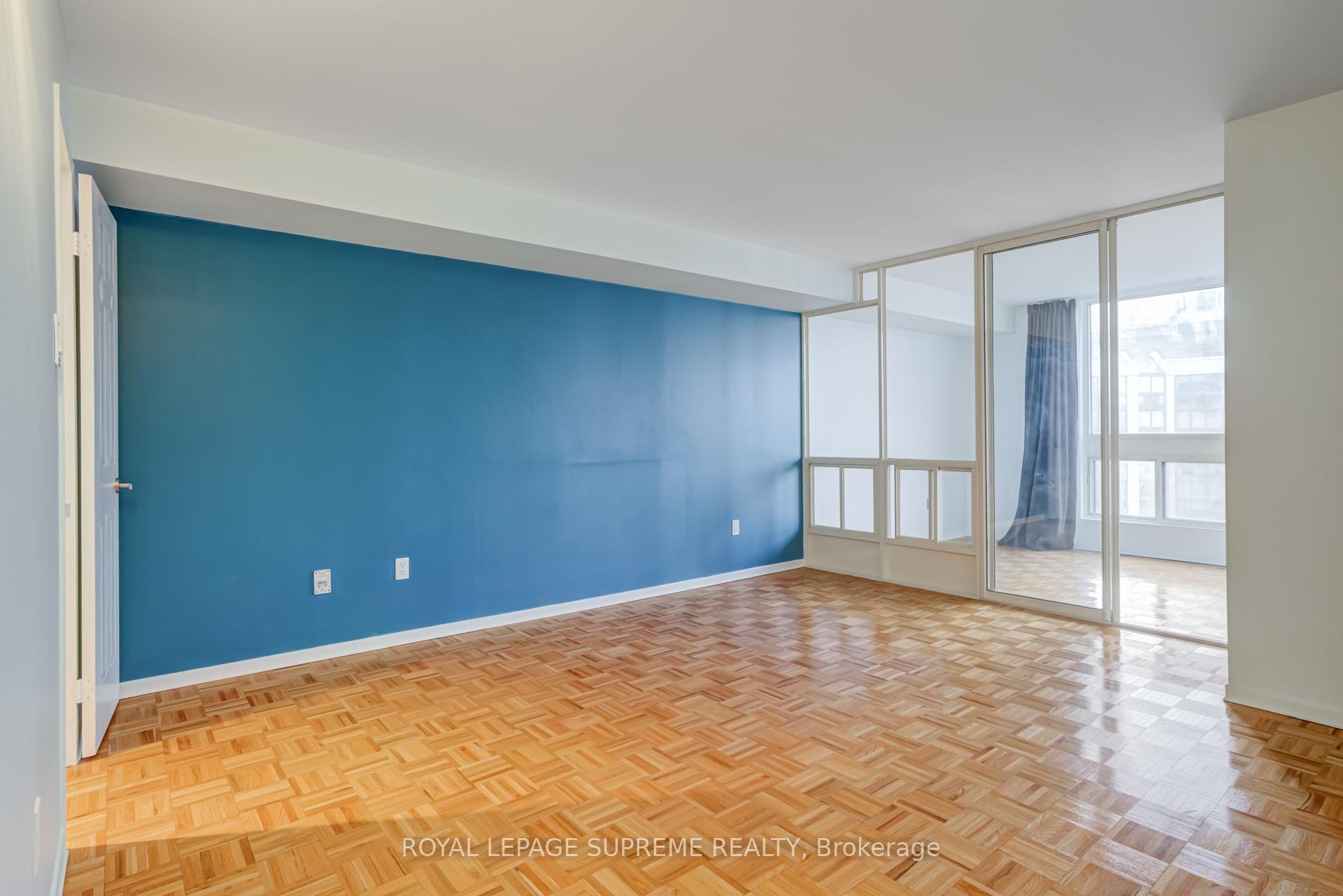 5 Kenneth Avenue 1804, Toronto Unit: 1804