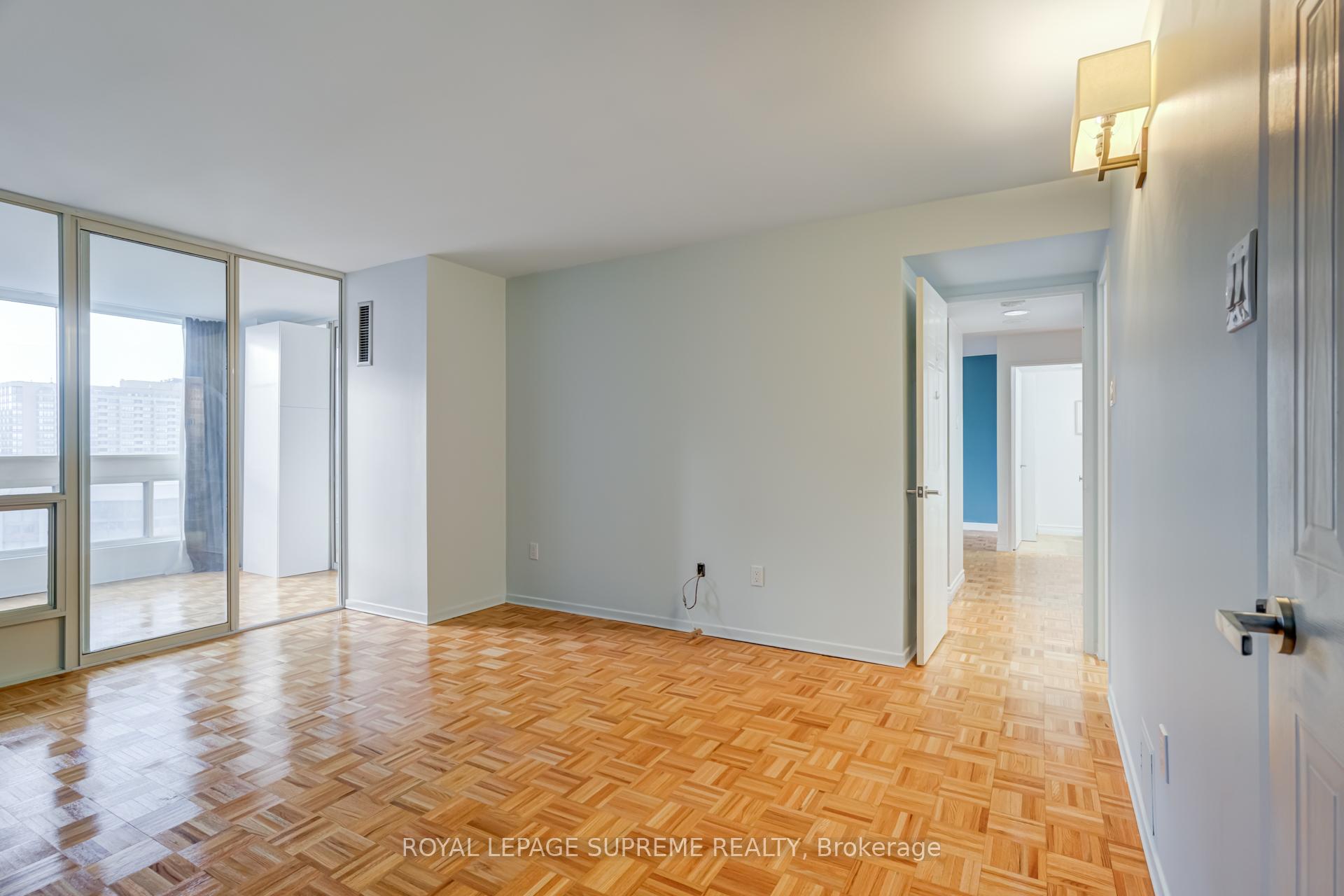 5 Kenneth Avenue 1804, Toronto Unit: 1804