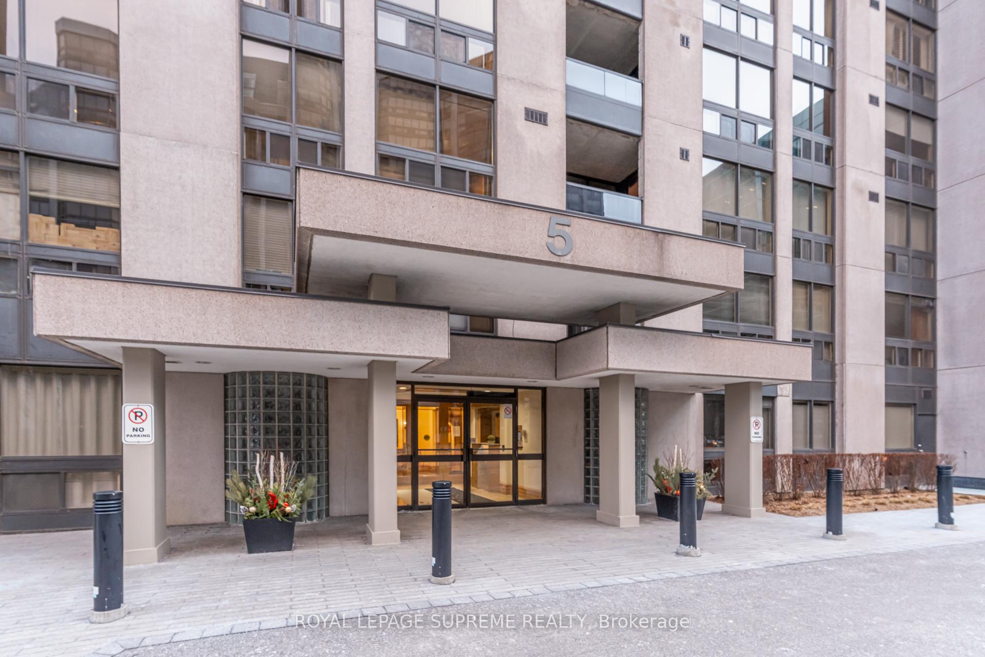 5 Kenneth Avenue 1804, Toronto Unit: 1804