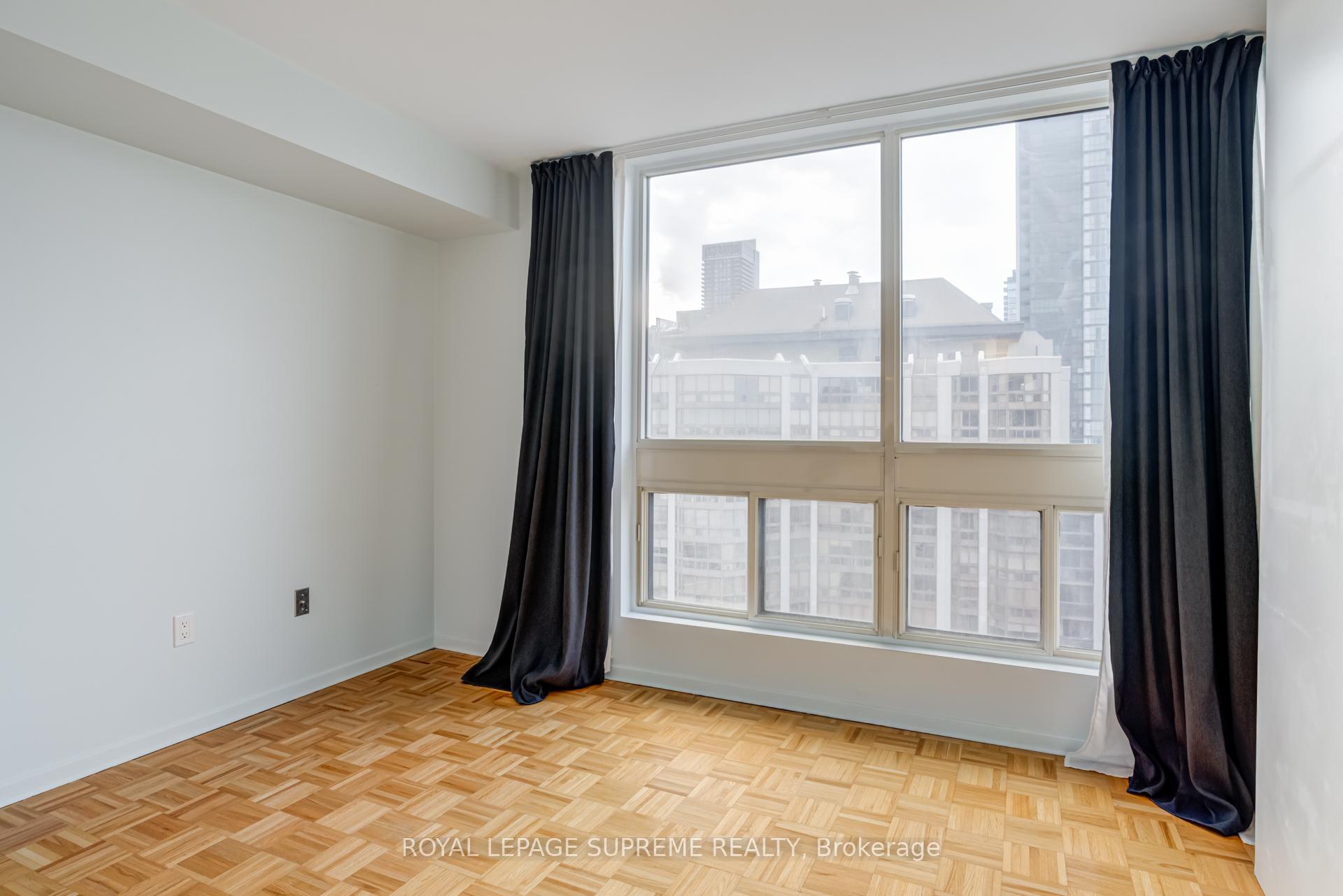 5 Kenneth Avenue 1804, Toronto Unit: 1804