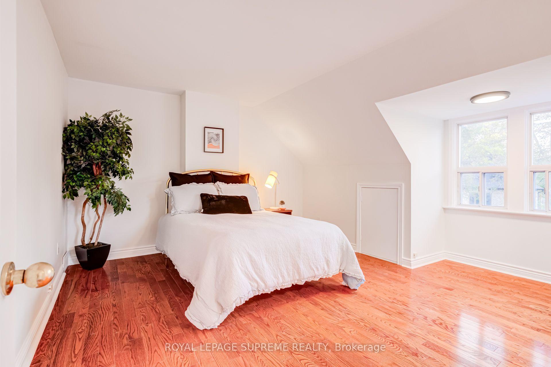 32 Thome Crescent, Toronto