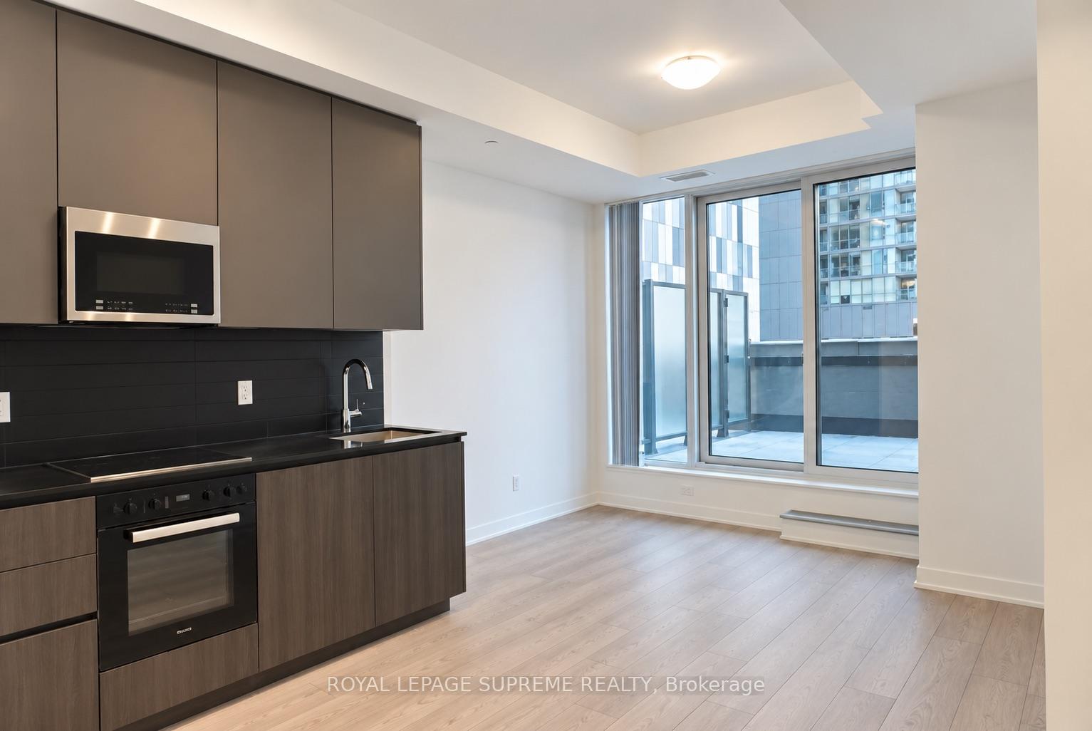 400 King Street S 810, Toronto Unit: 810