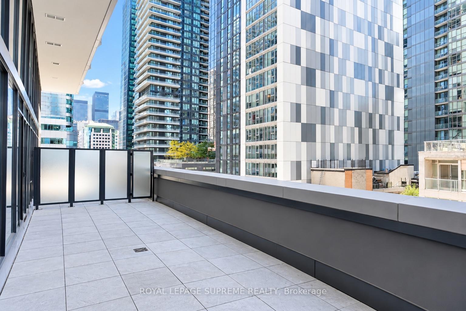 400 King Street S 810, Toronto Unit: 810