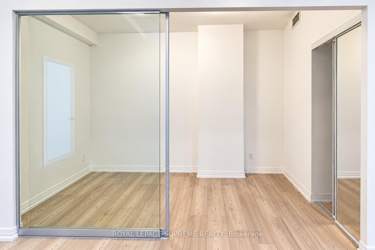 400 King Street S 810, Toronto Unit: 810