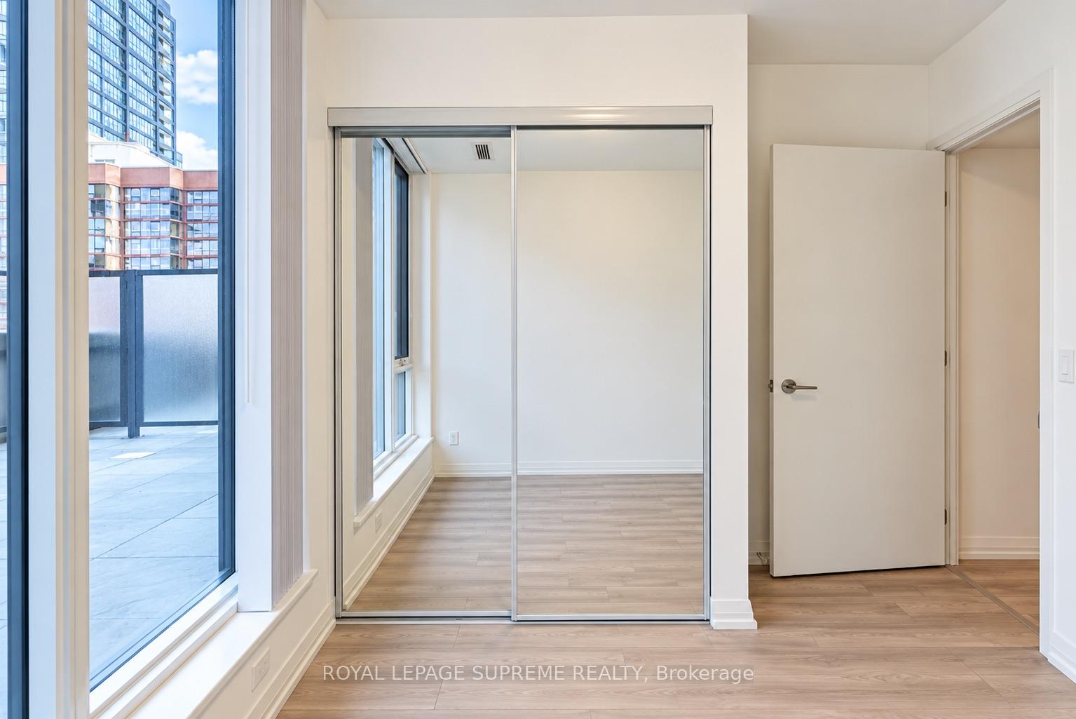 400 King Street S 810, Toronto Unit: 810