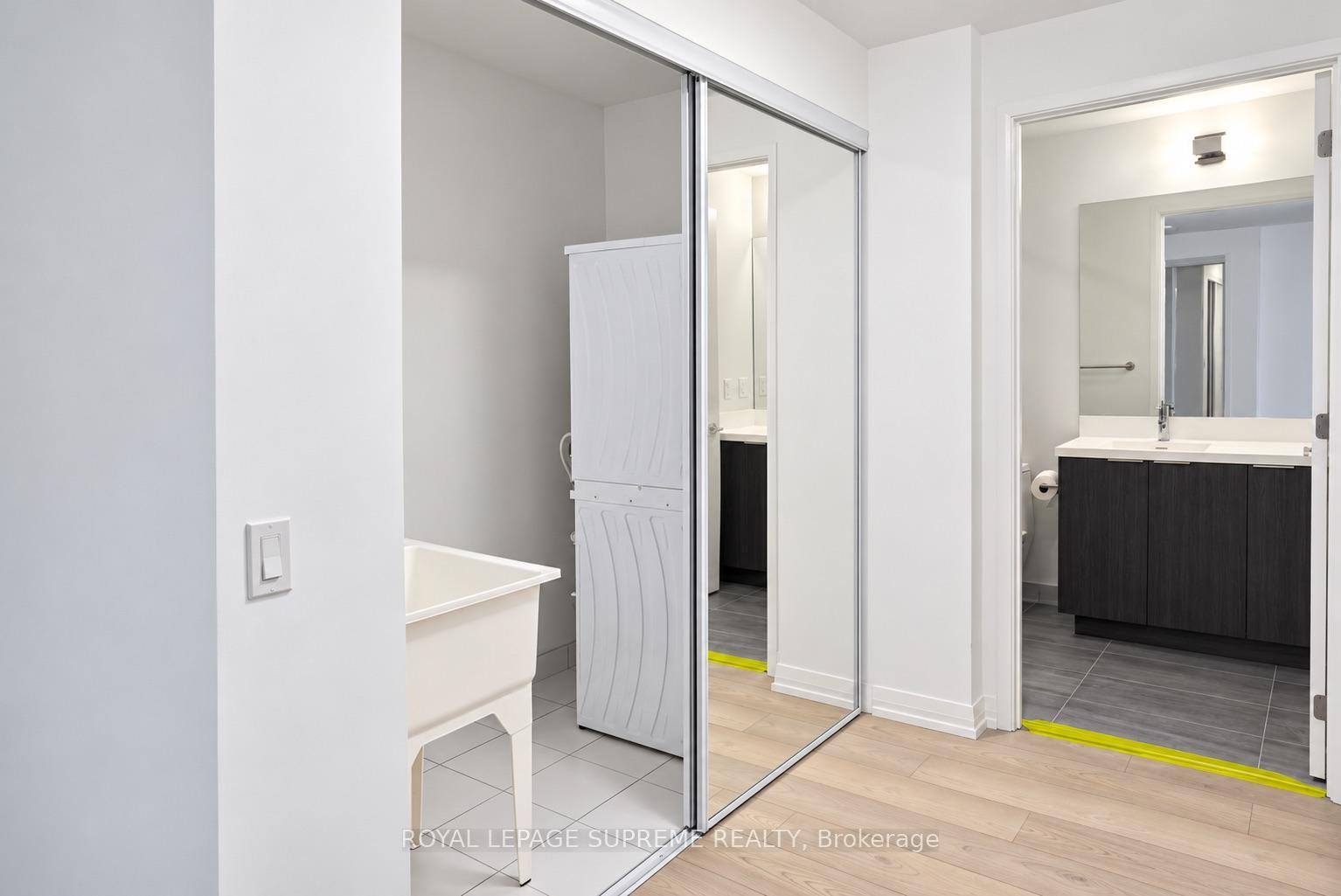 400 King Street S 810, Toronto Unit: 810