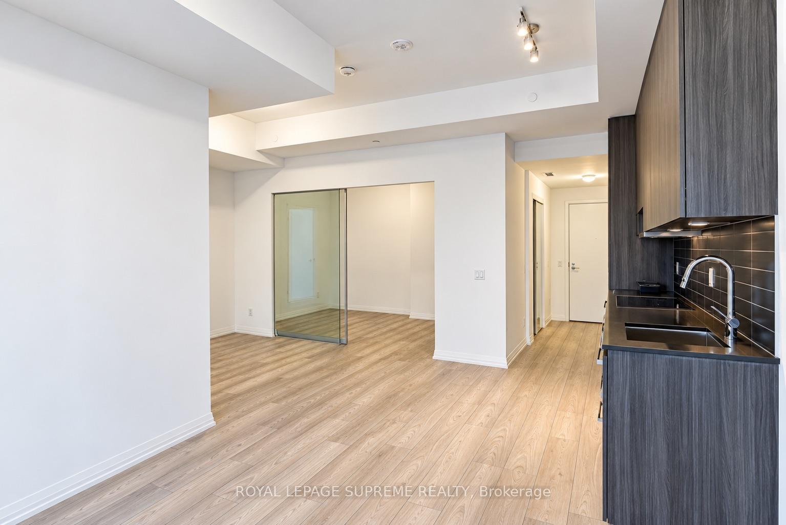 400 King Street S 810, Toronto Unit: 810