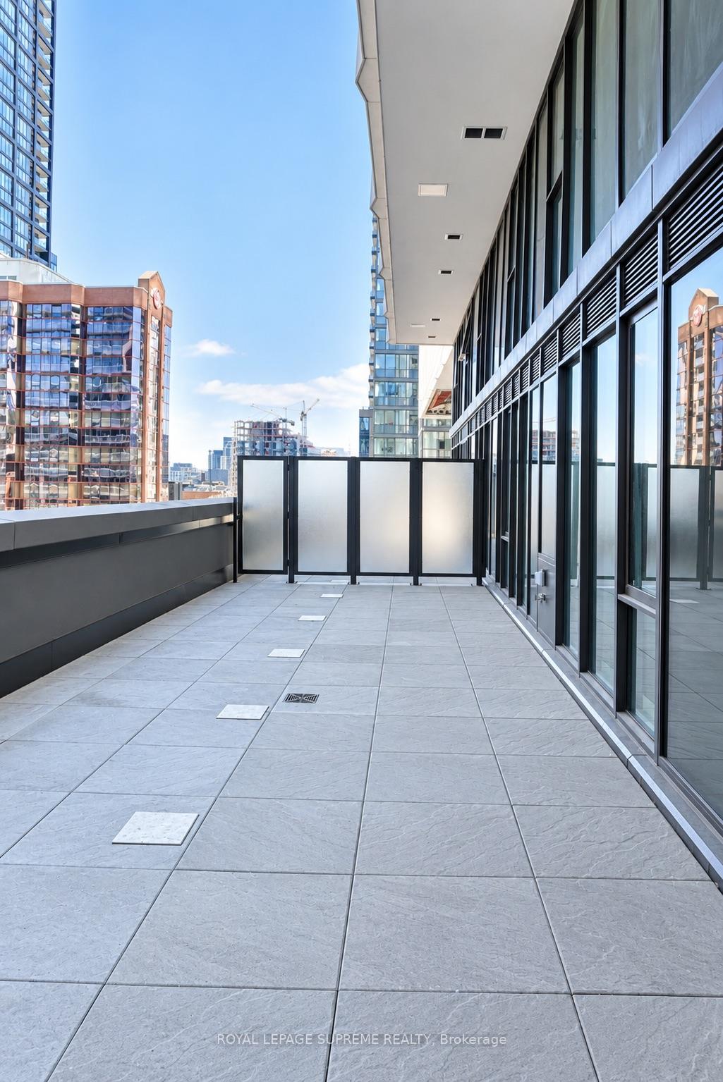 400 King Street S 810, Toronto Unit: 810