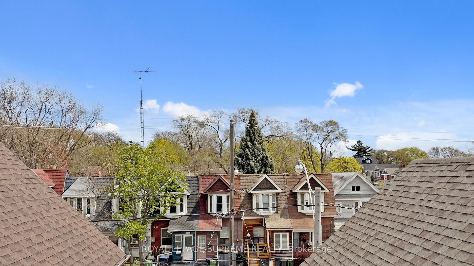 370 Jones Avenue, Toronto E01