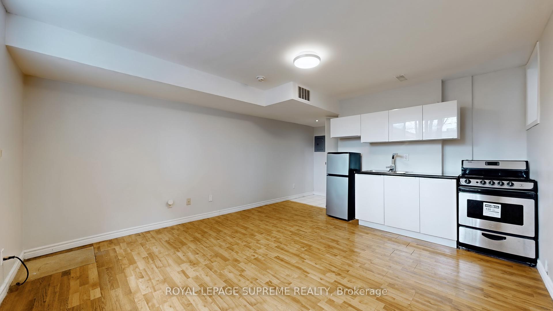 370 Jones Avenue, Toronto E01