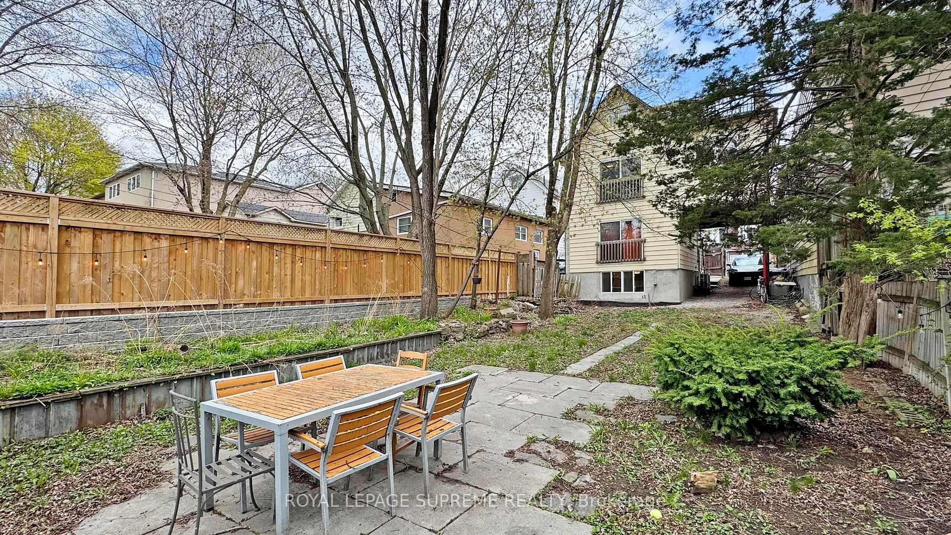 370 Jones Avenue, Toronto E01