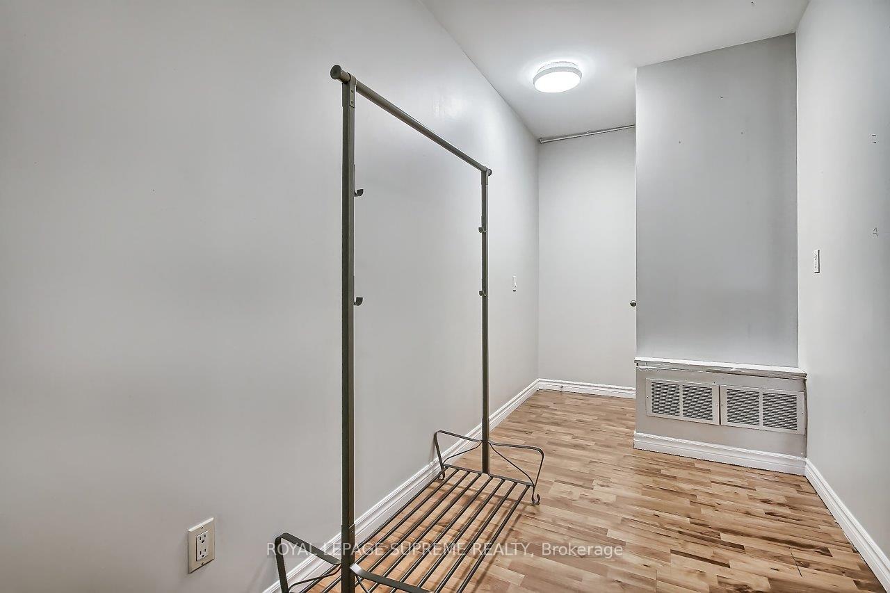 370 Jones Avenue, Toronto E01