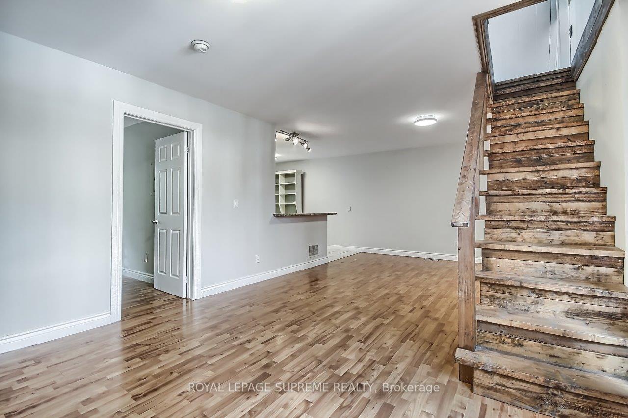 370 Jones Avenue, Toronto E01