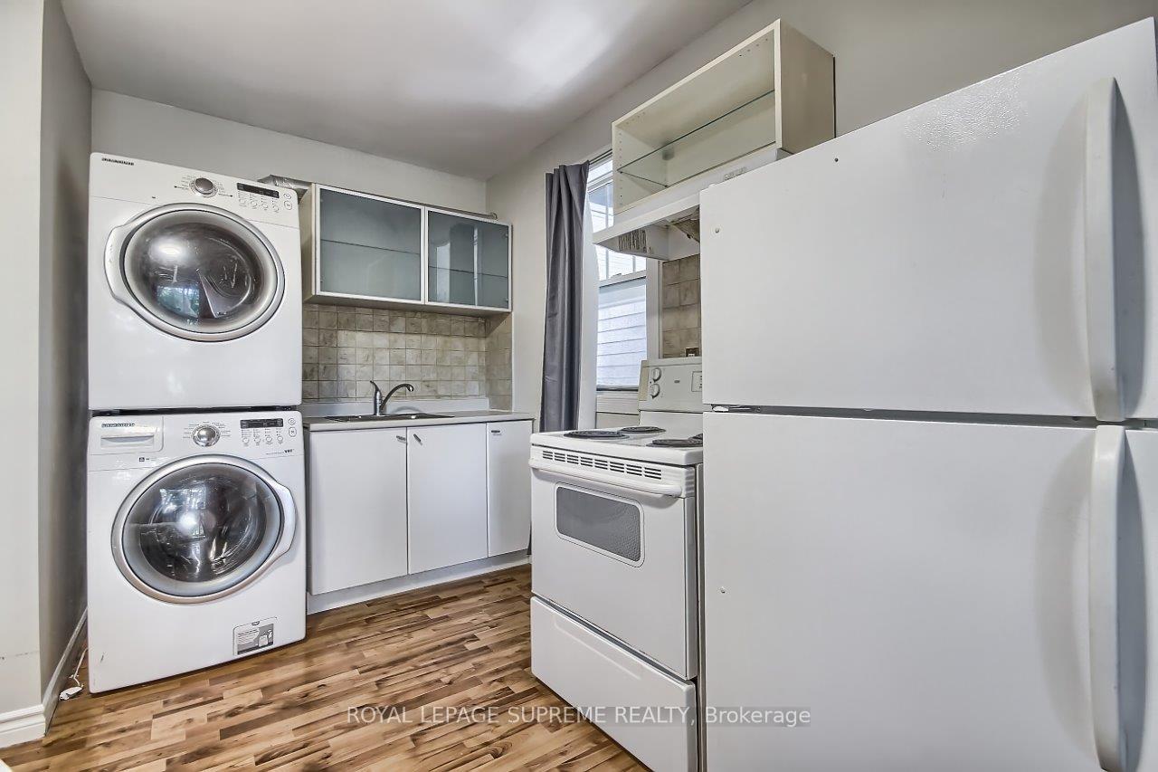370 Jones Avenue, Toronto E01