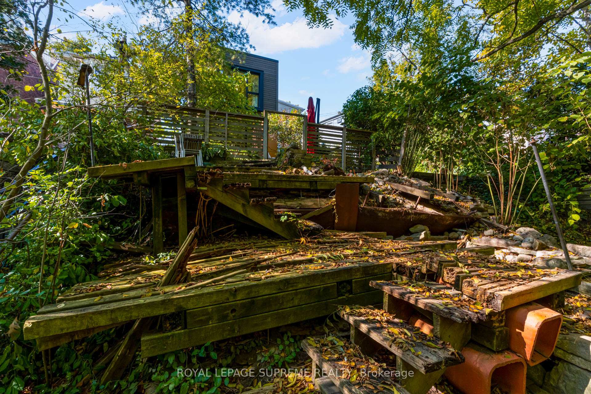 11 West Lynn Avenue