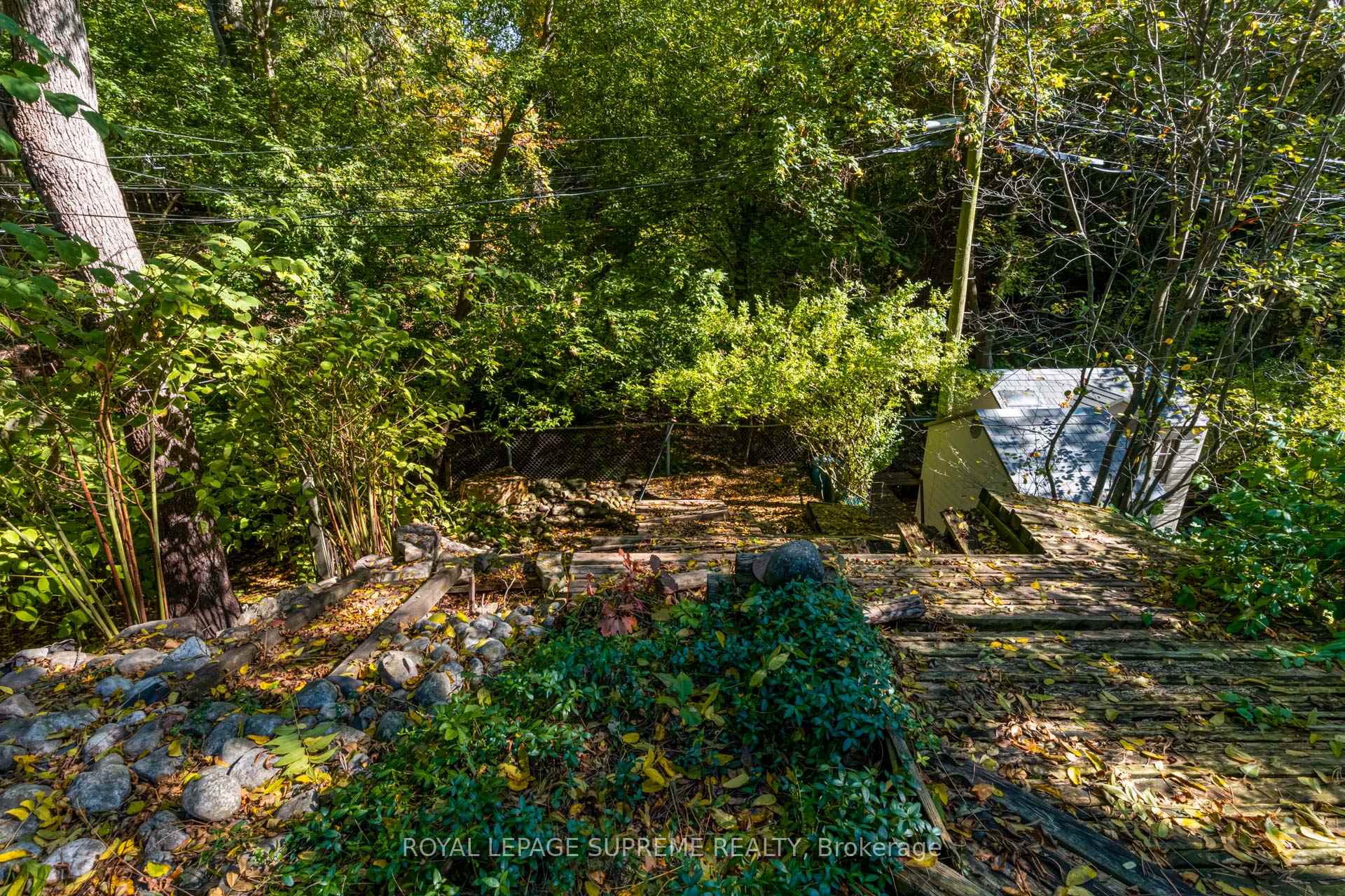 11 West Lynn Avenue