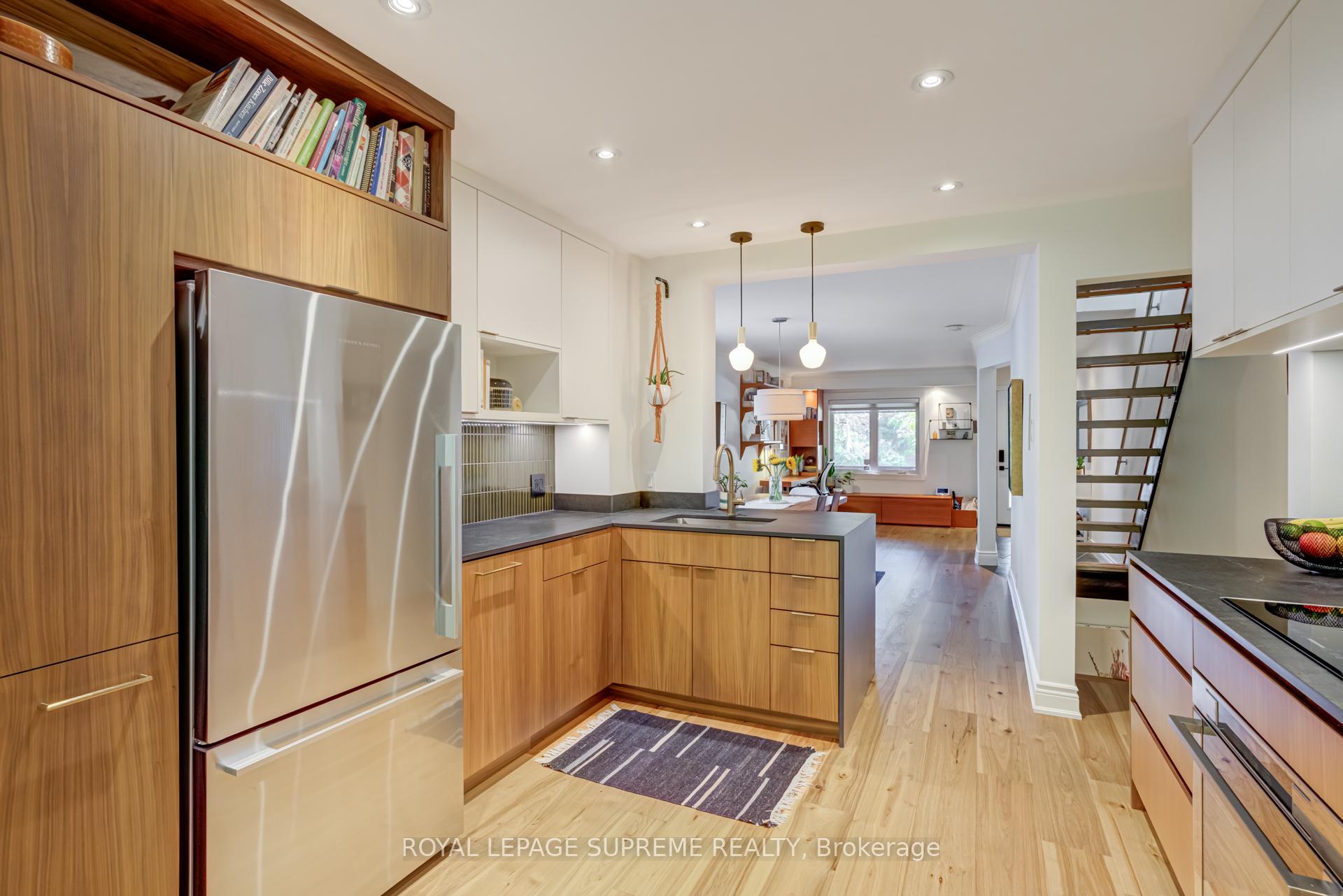 11 West Lynn Avenue, Toronto E02