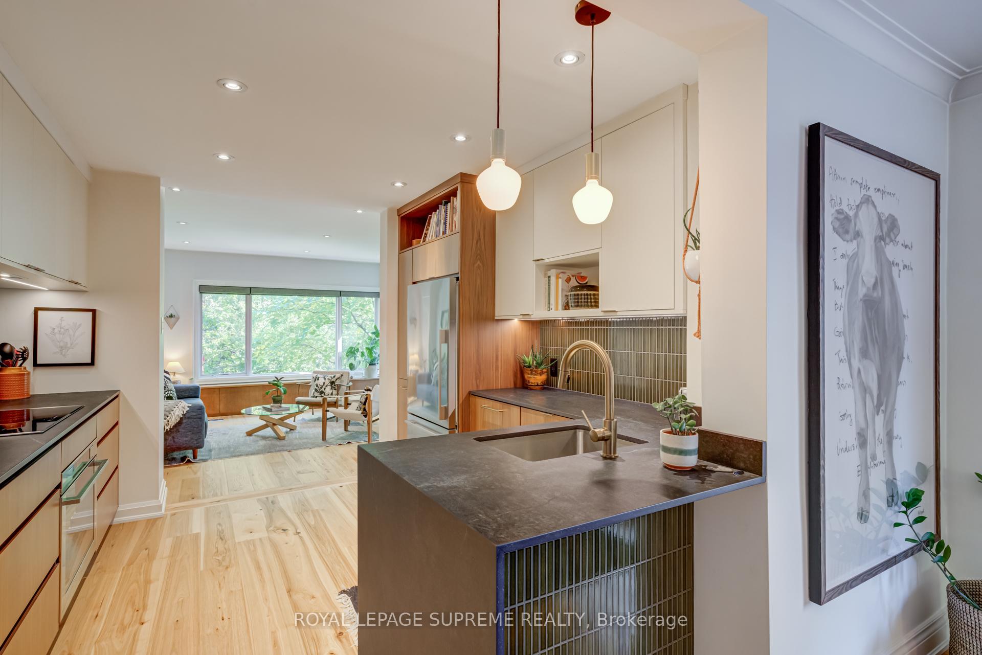 11 West Lynn Avenue, Toronto E02