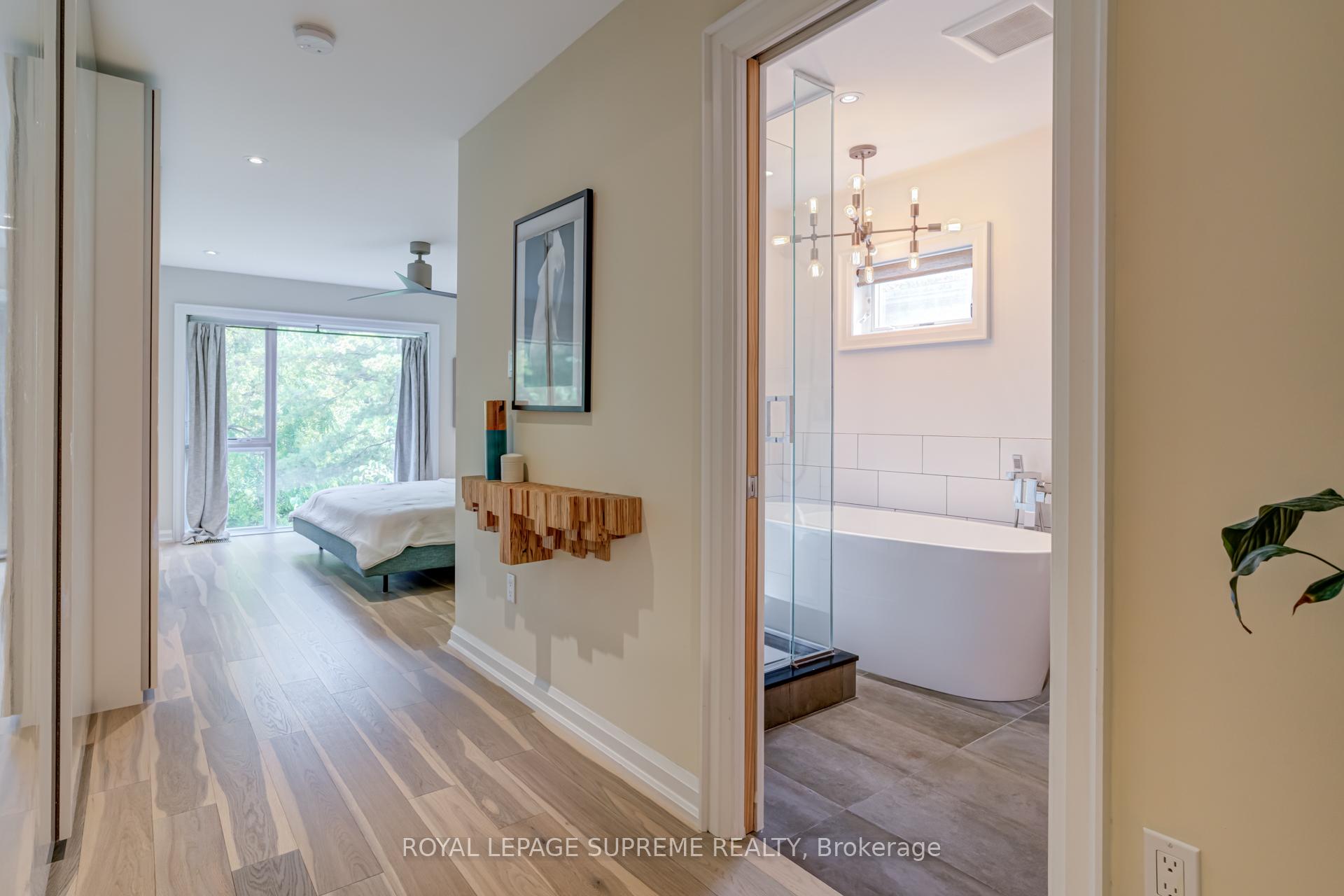 11 West Lynn Avenue, Toronto E02