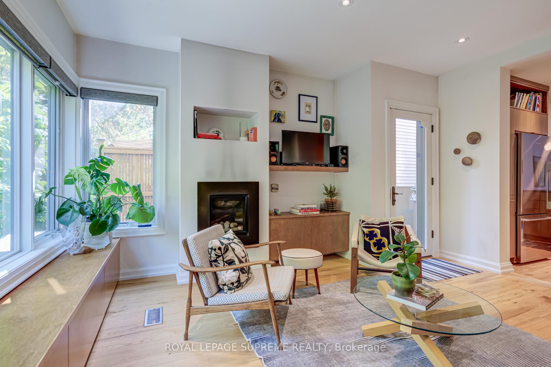 11 West Lynn Avenue, Toronto E02