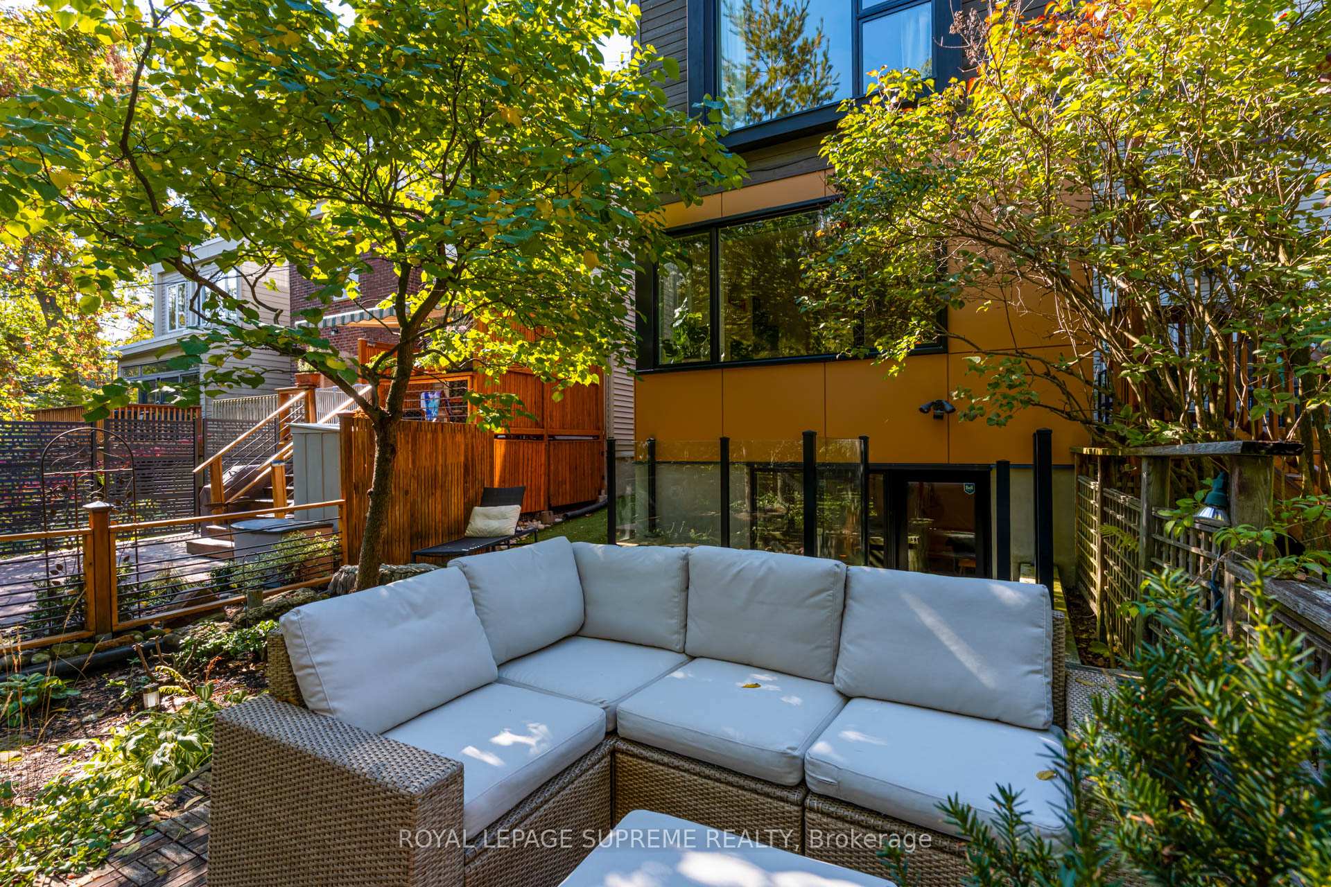 11 West Lynn Avenue, Toronto E02
