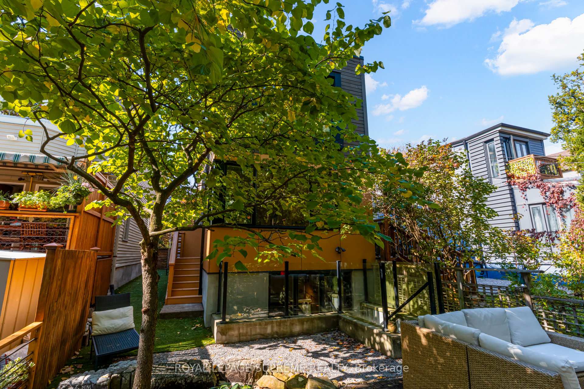 11 West Lynn Avenue, Toronto E02