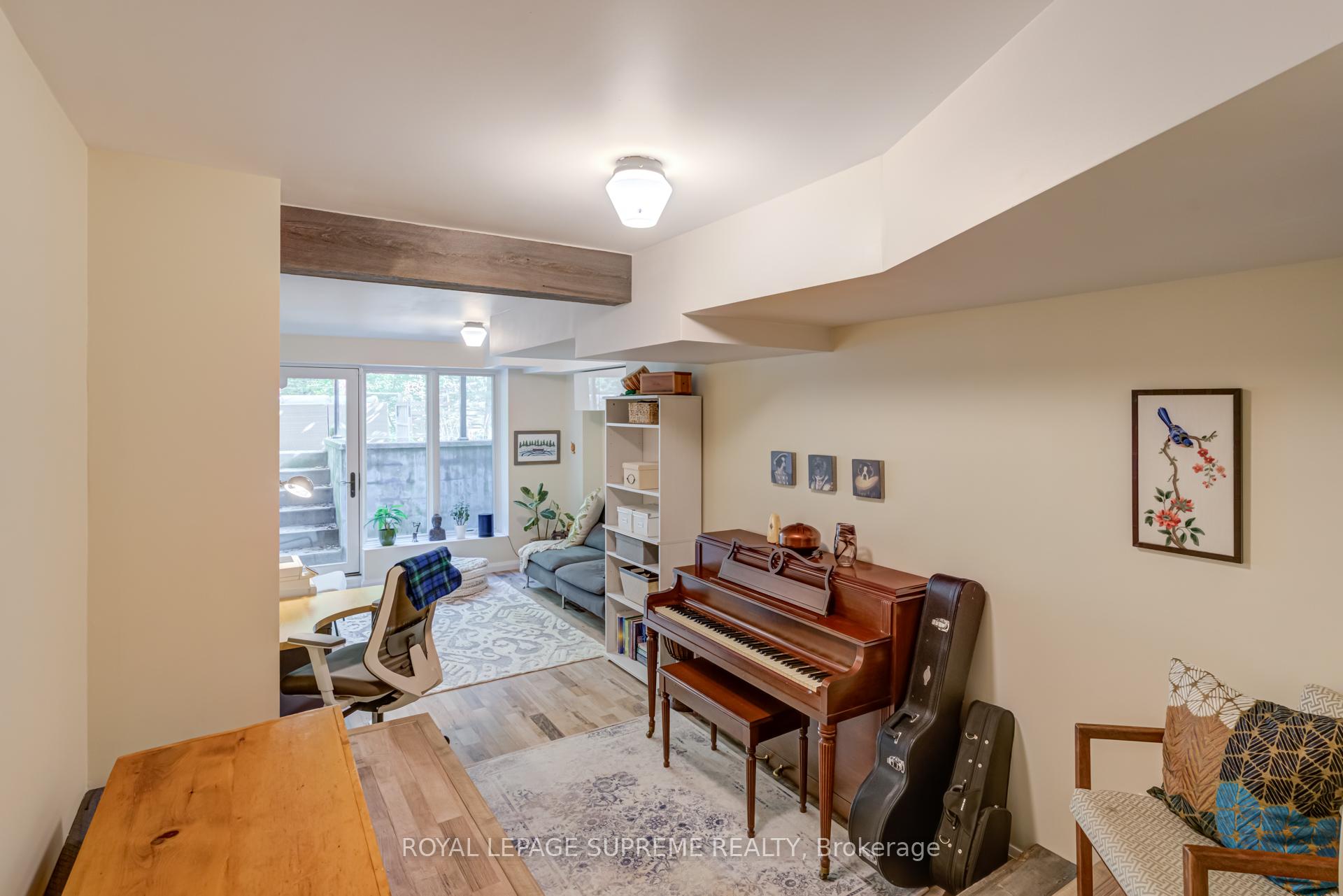 11 West Lynn Avenue, Toronto E02