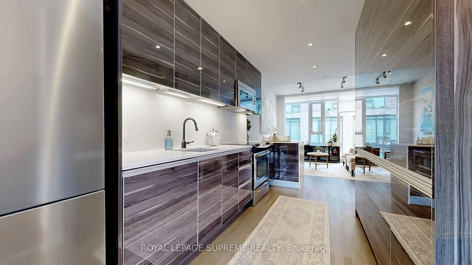 1246 Dundas Street E