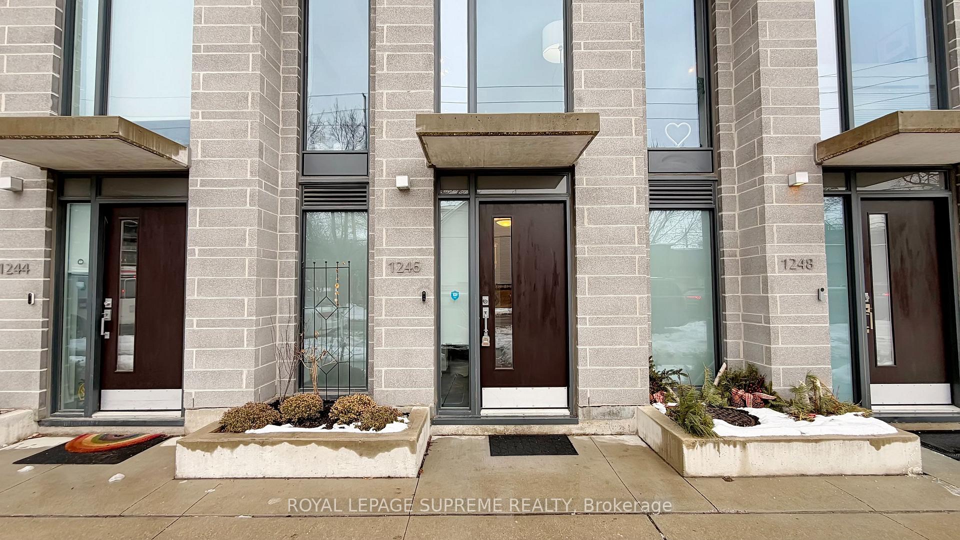 1246 Dundas Street E