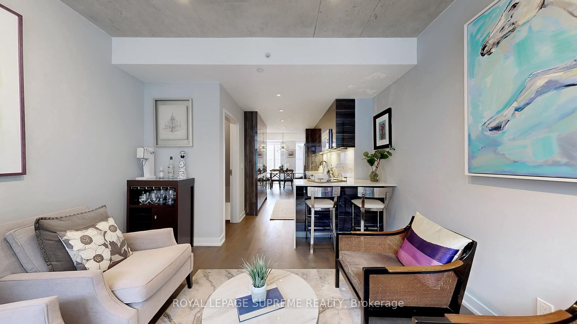 1246 Dundas Street E