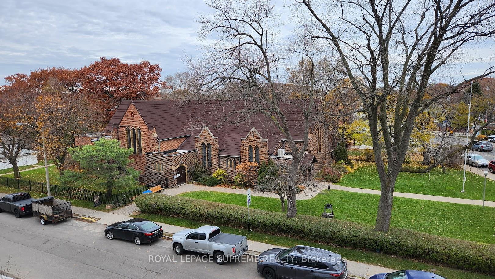 2 Manderley Drive 414