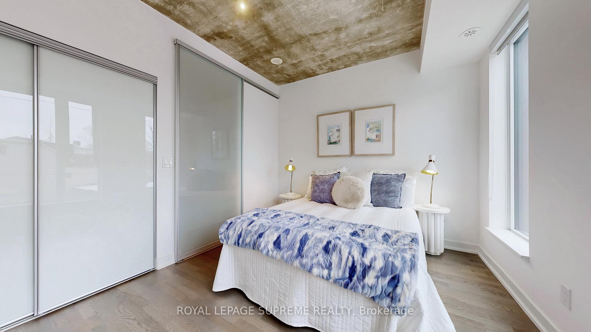 1246 Dundas Street E