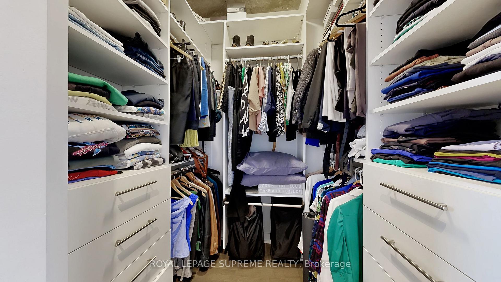 1246 Dundas Street E