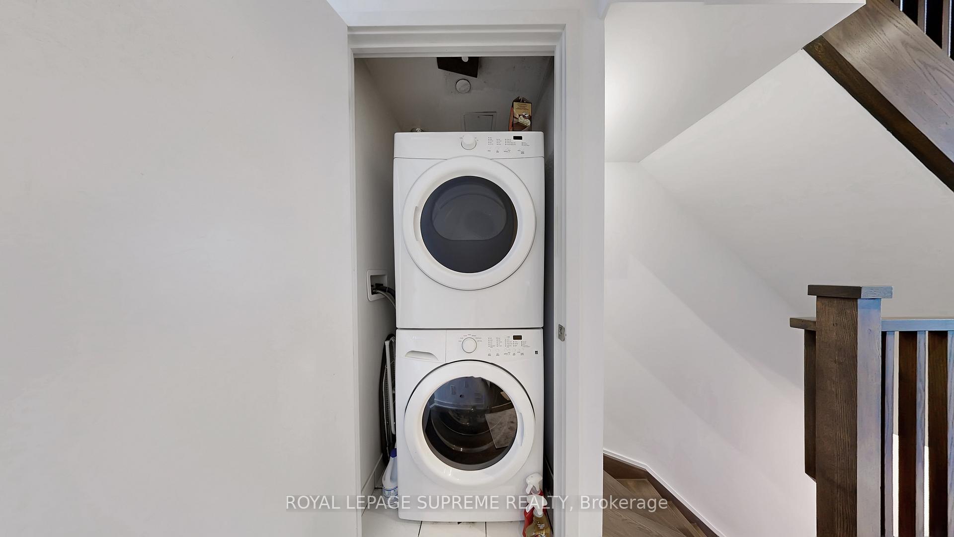 1246 Dundas Street E