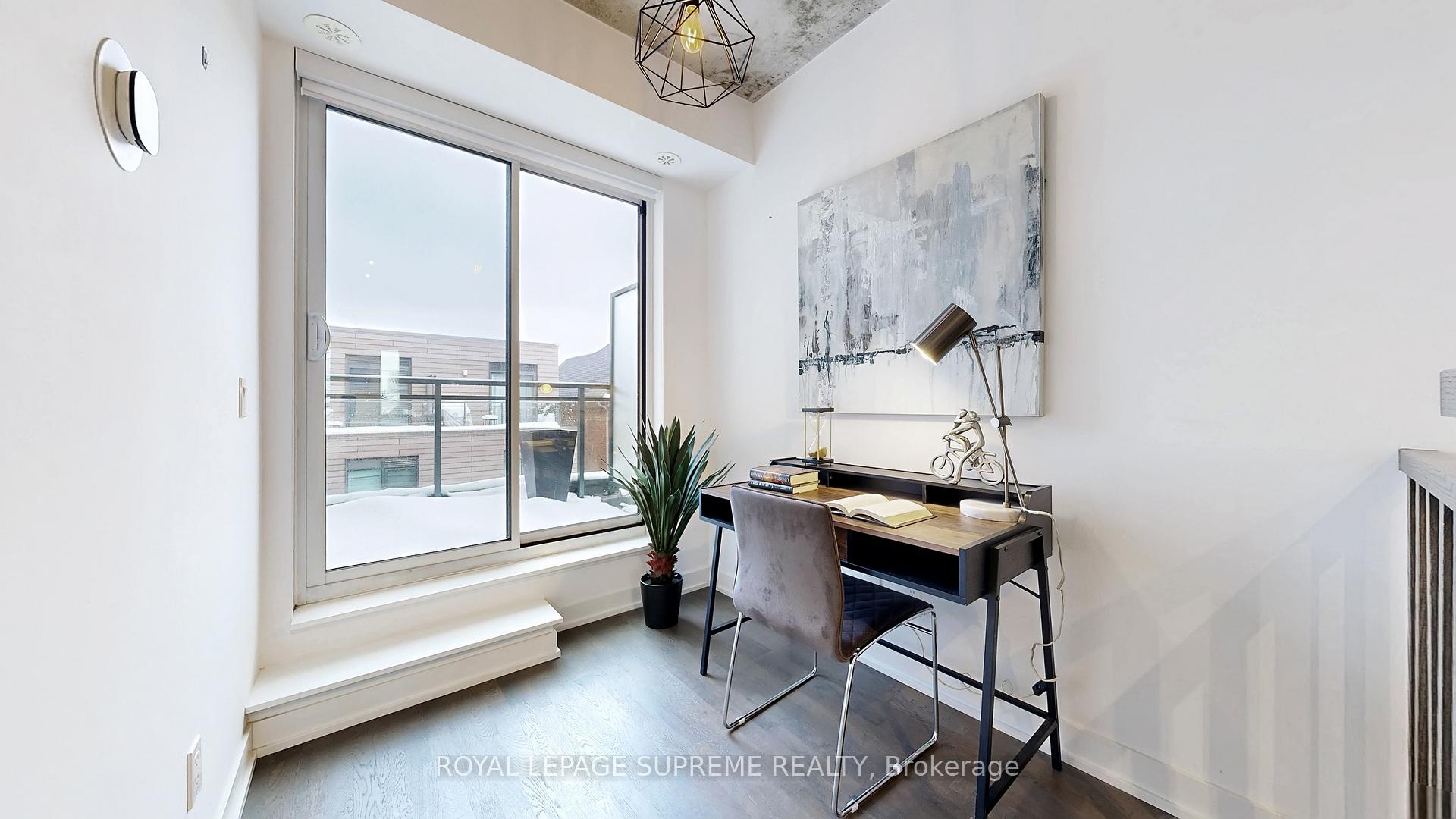 1246 Dundas Street E