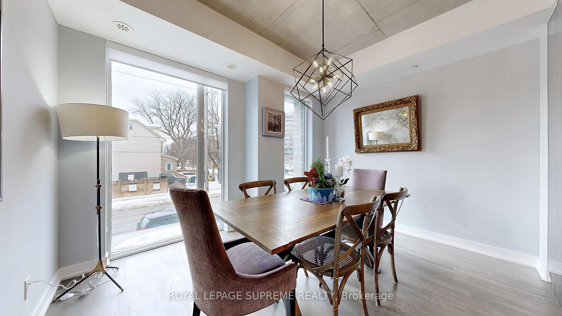 1246 Dundas Street E