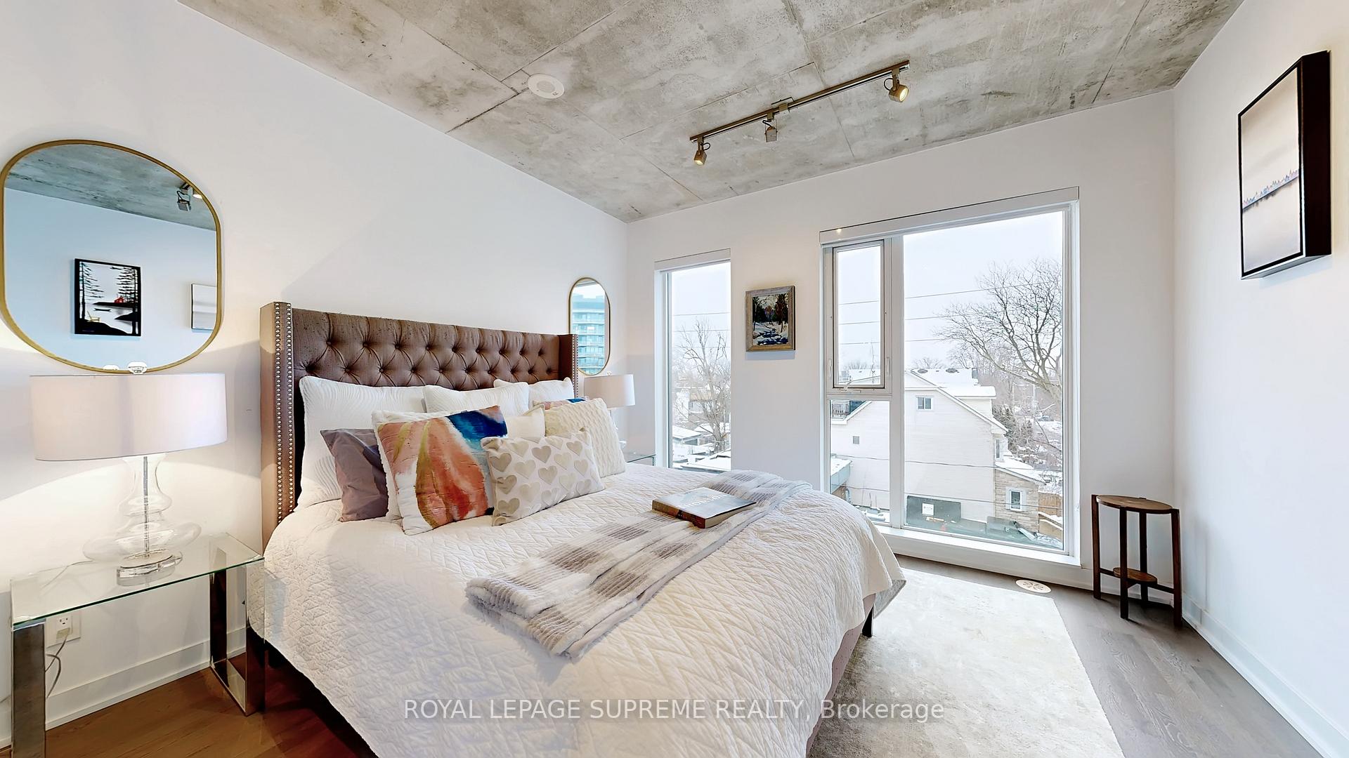 1246 Dundas Street E