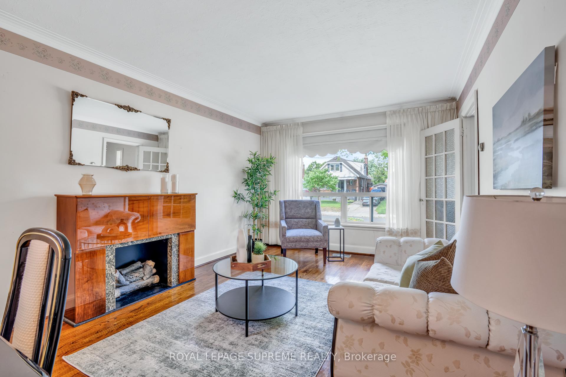 102 Binswood Avenue