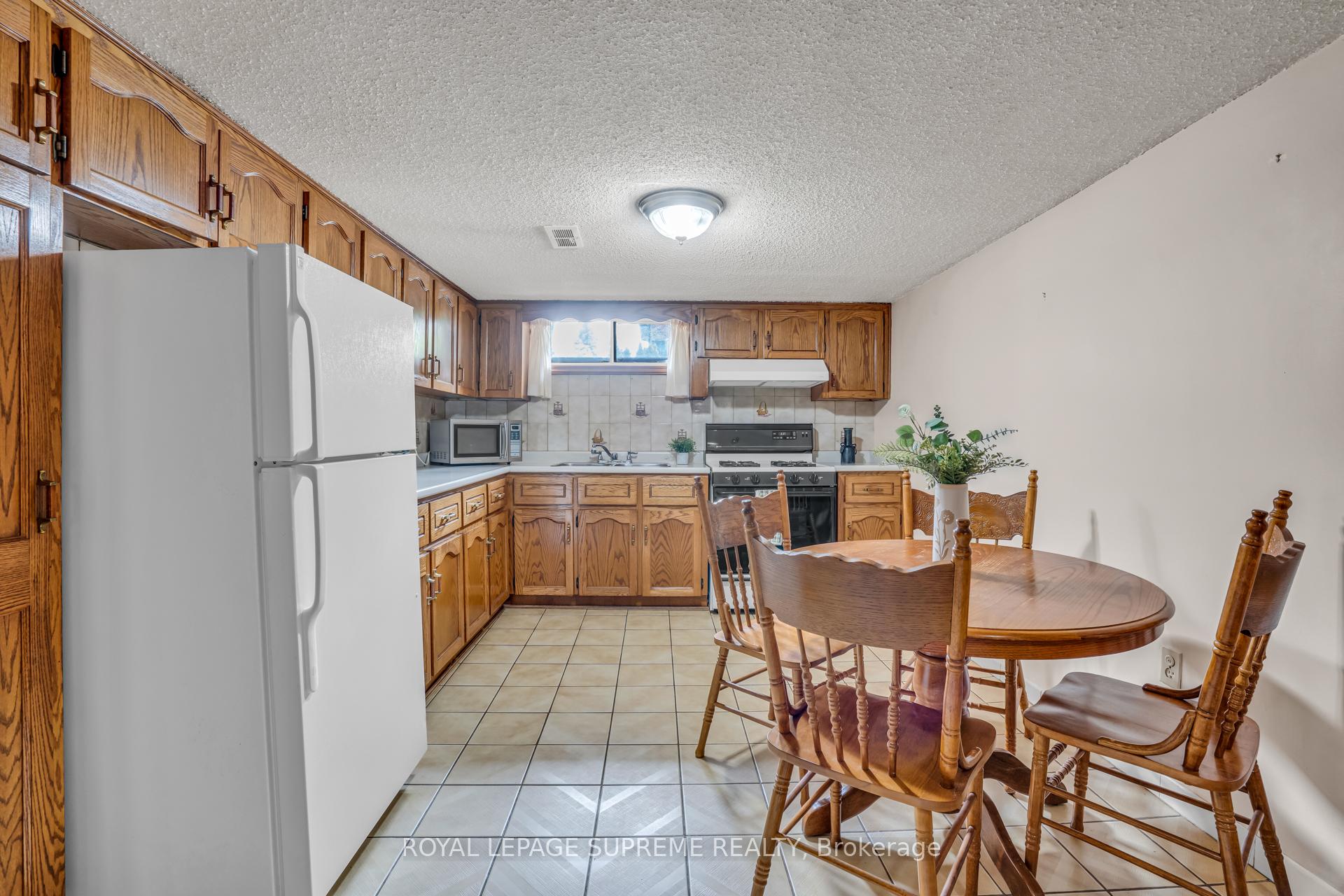 102 Binswood Avenue