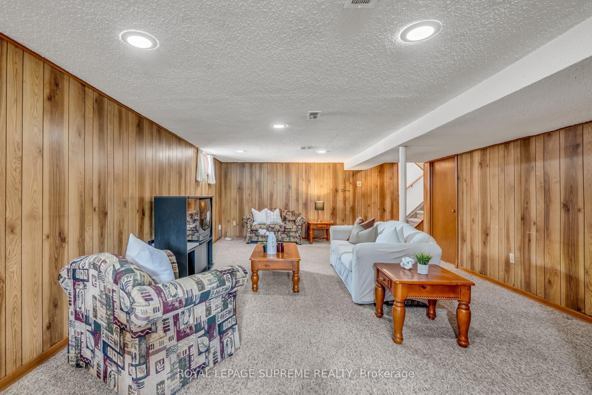102 Binswood Avenue