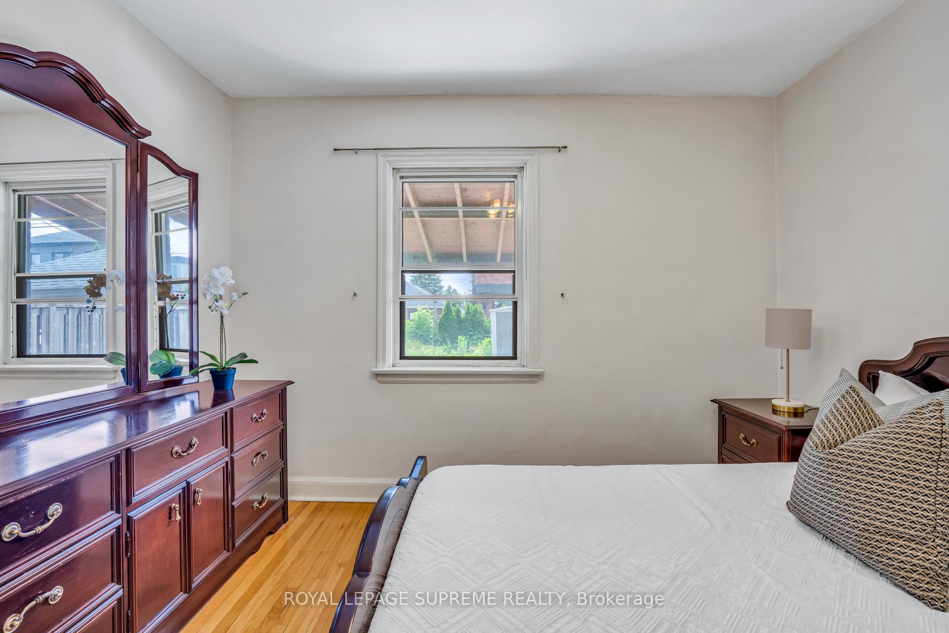 102 Binswood Avenue