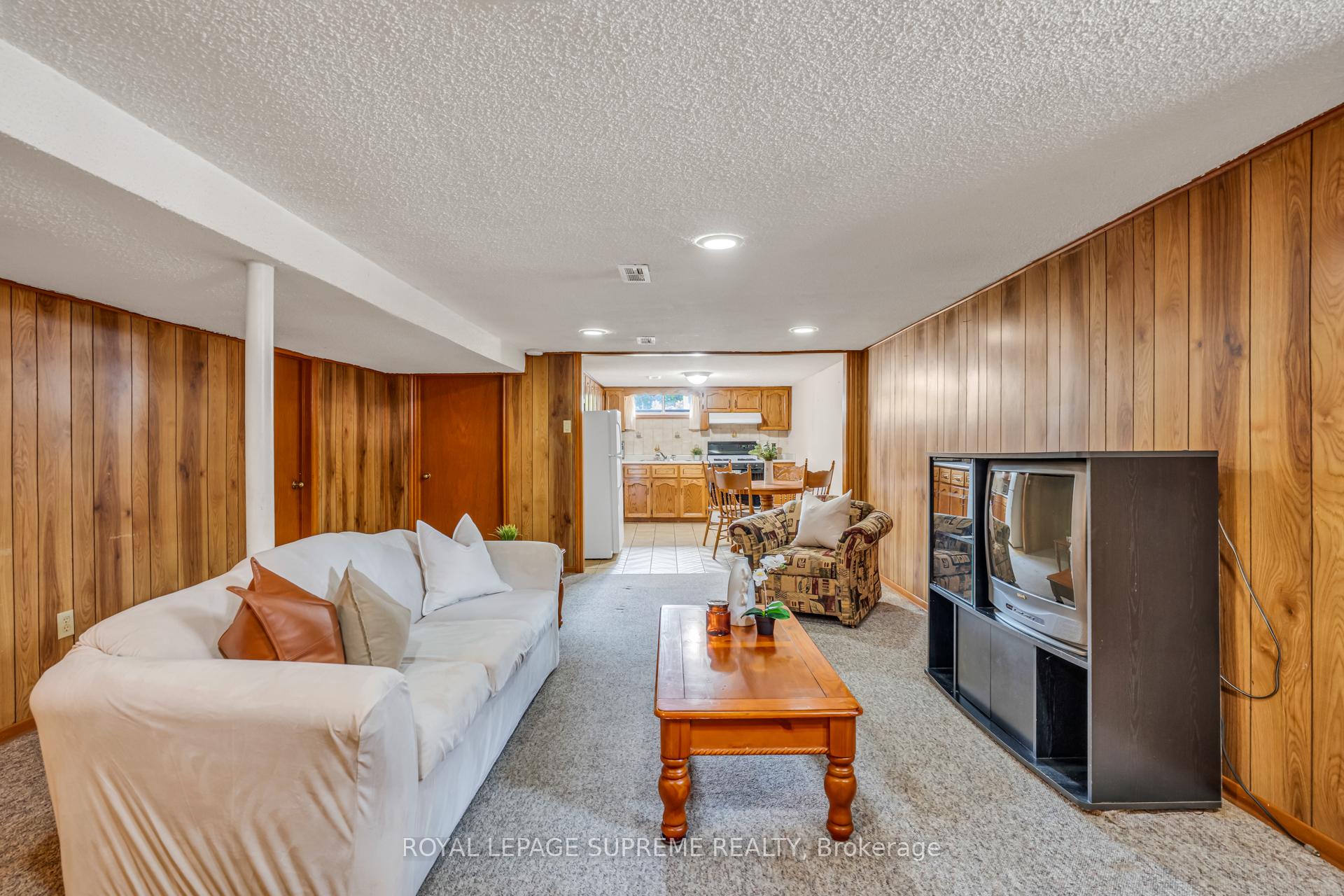 102 Binswood Avenue