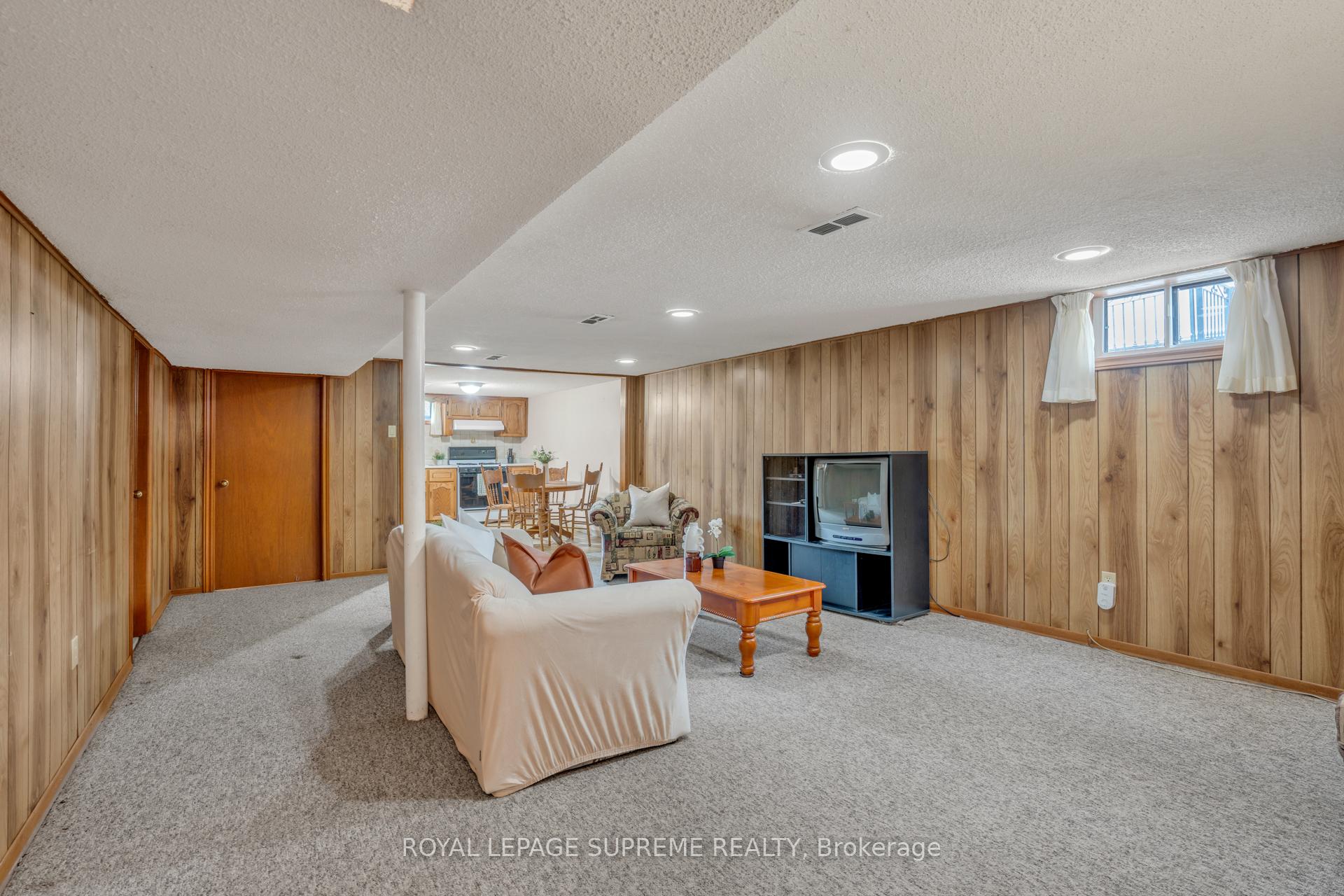 102 Binswood Avenue