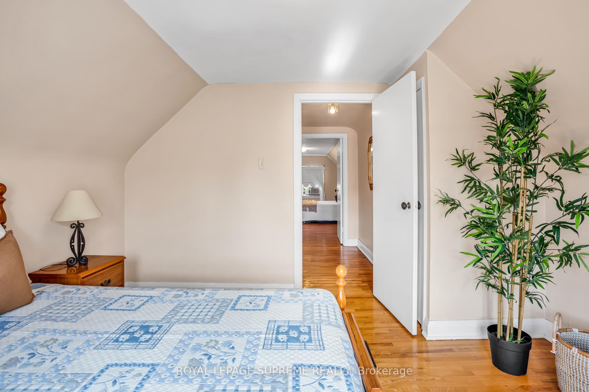 102 Binswood Avenue