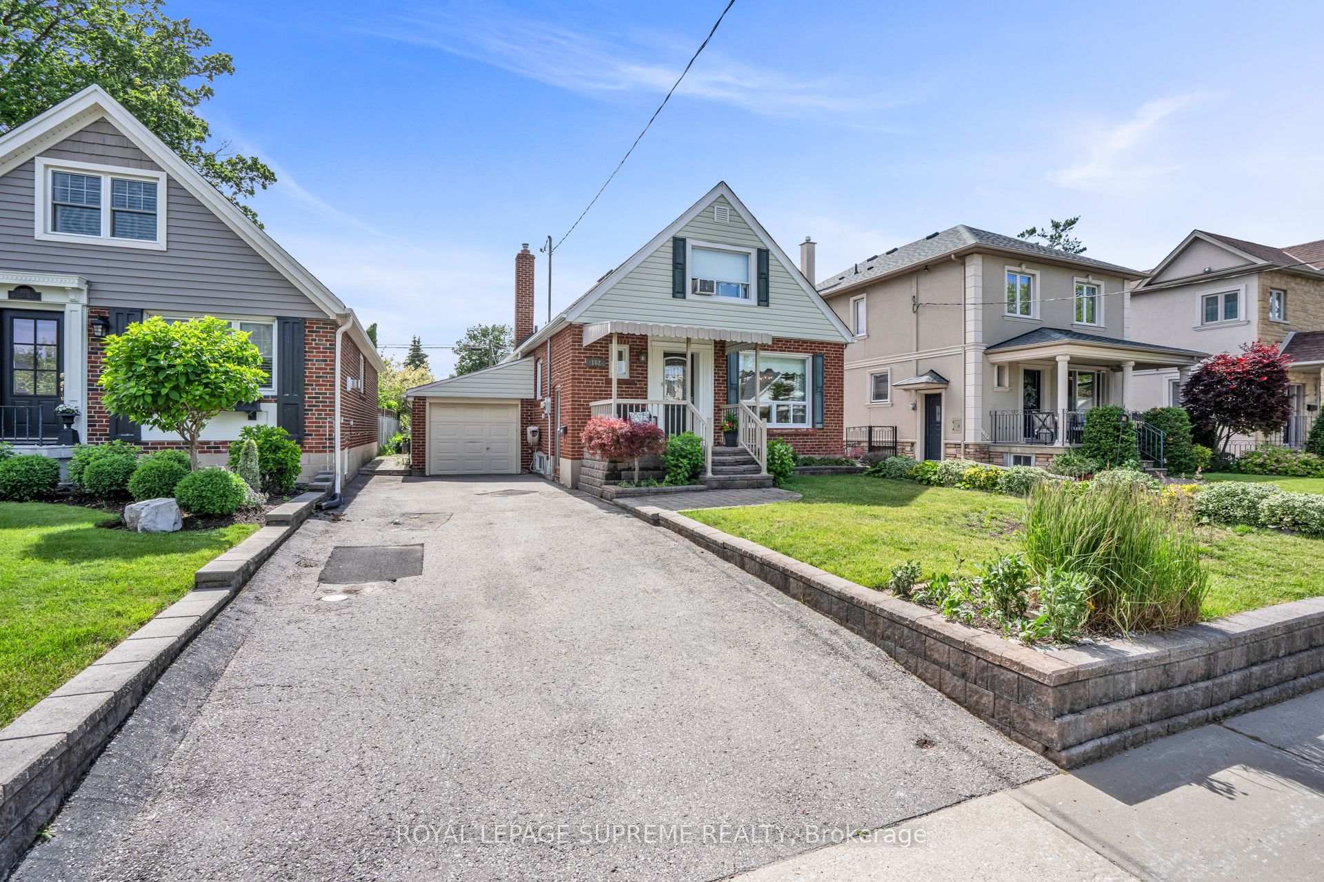 102 Binswood Avenue
