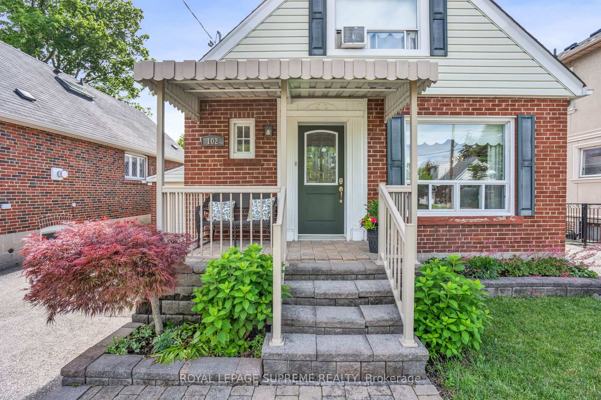 102 Binswood Avenue