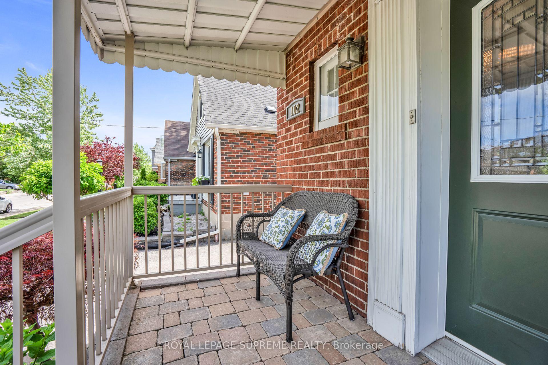 102 Binswood Avenue