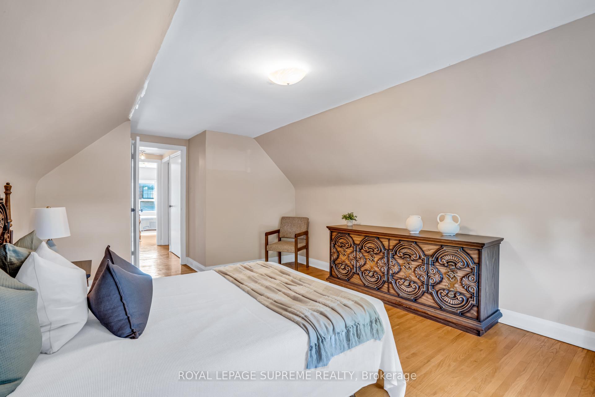 102 Binswood Avenue